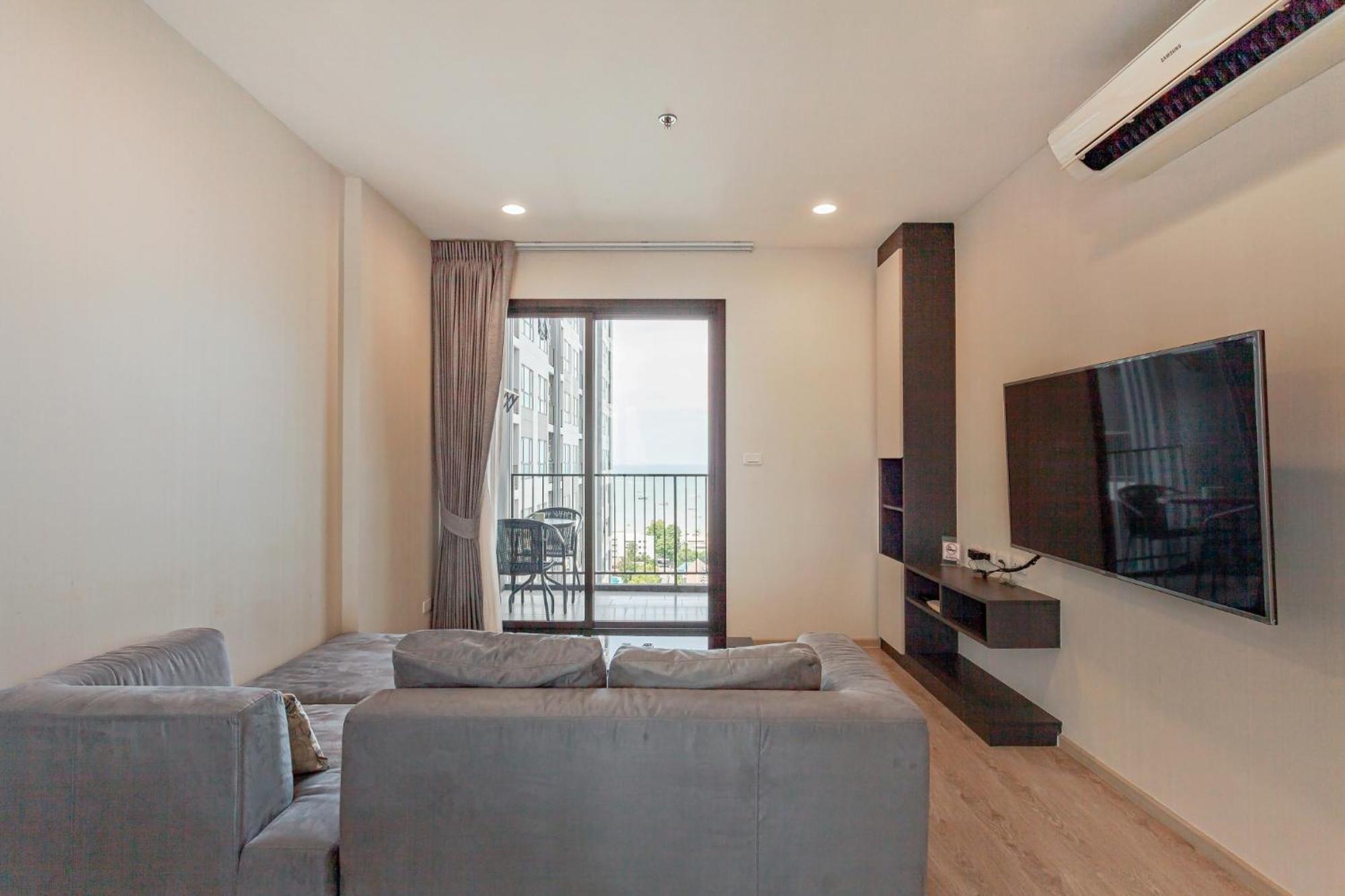 Apartment The Sea Base Pattaya